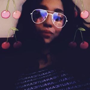 Meet your Posher, Cindia